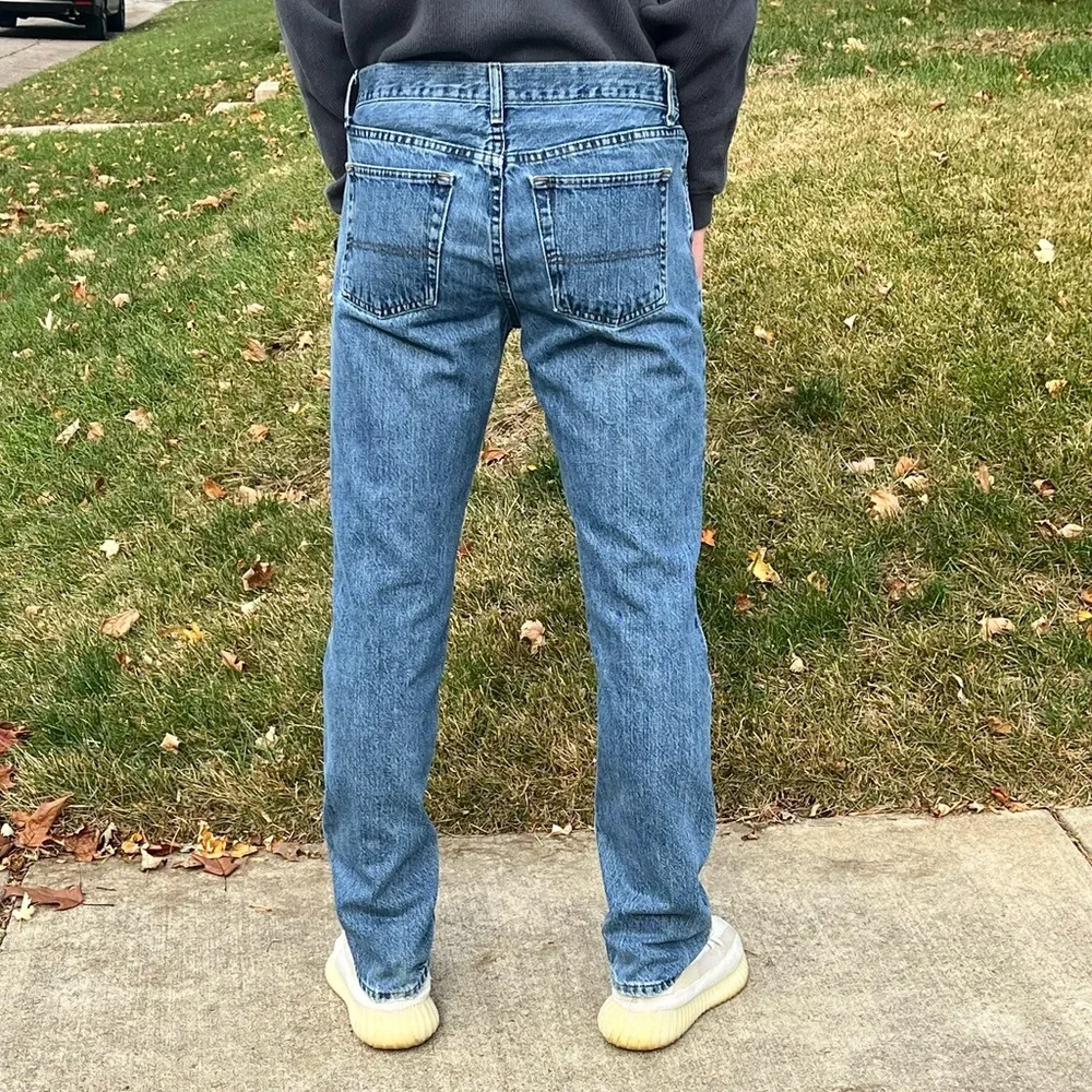 - Urban Pipeline Straight Leg Jeans SZ 33/34! EUC!